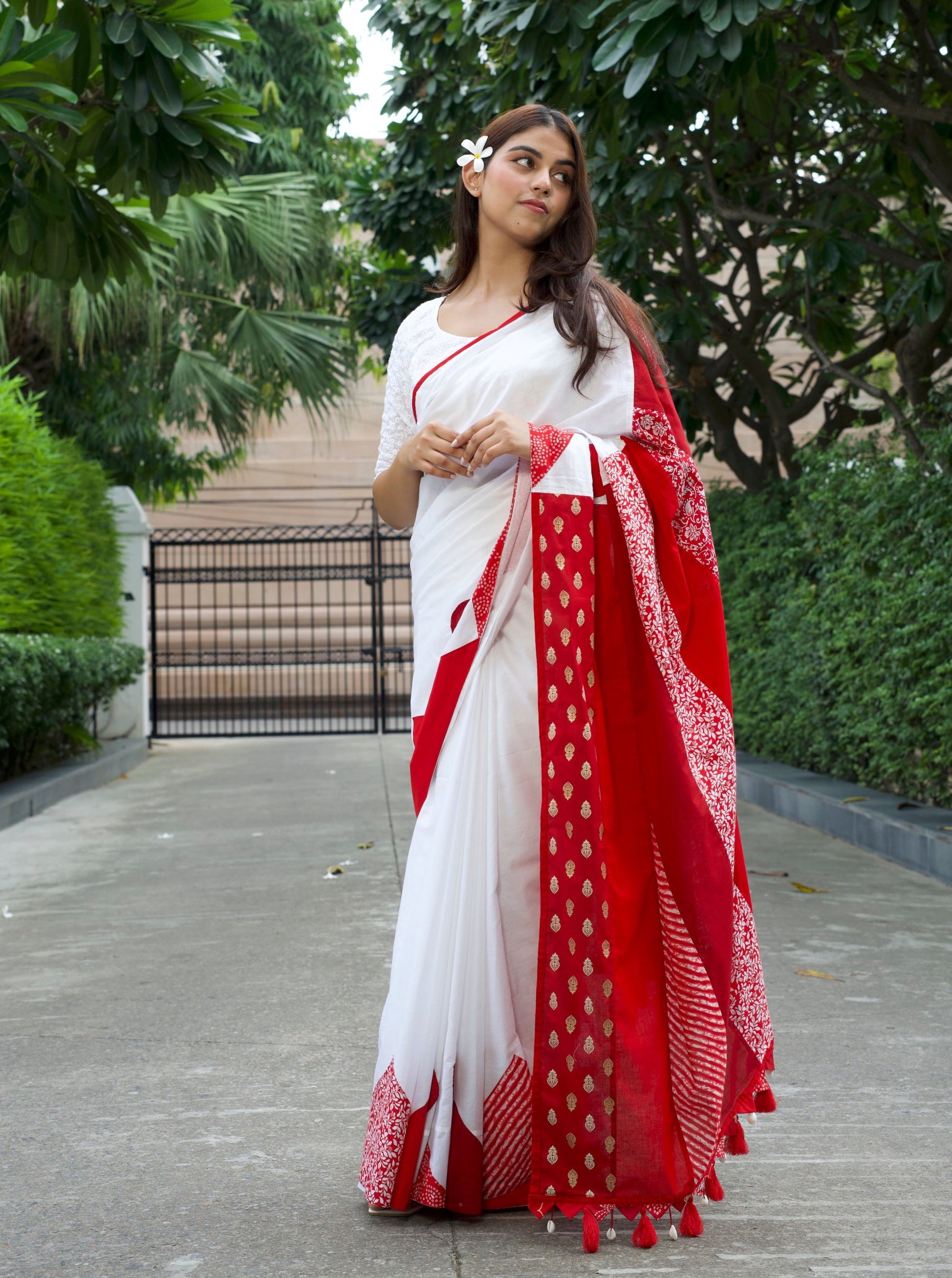 अतरंगी Saree - Red Elegance: Sustainable & Elegant Cotton Saree