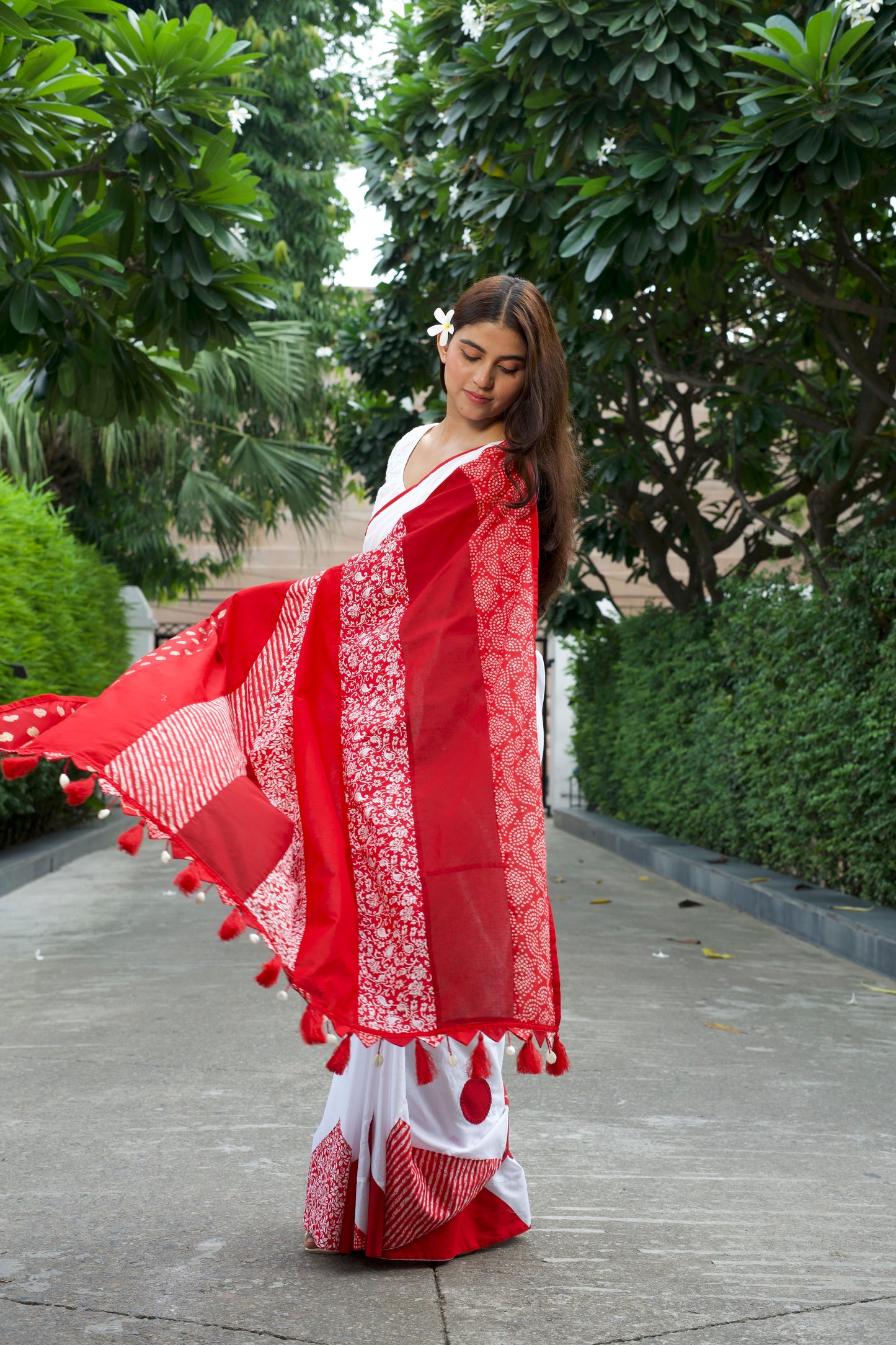 अतरंगी Saree - Red Elegance